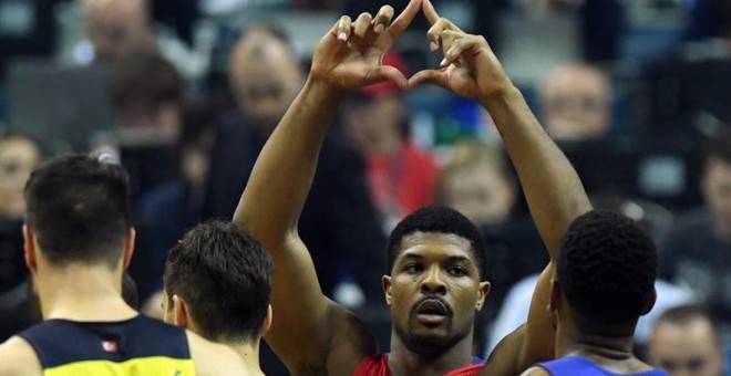 Kyle Hines (C) of CSKA Moscow gestures during the Euroleague Final Four final basketball match between Fenerbahce Istanbul and CSKA Moscow at Mercedes-Benz Arena in Berlin, Germany, 15 May, 2016. (Euroliga, Estanbul, Baloncesto, Moscú, Alemania) EFE/EPA/S