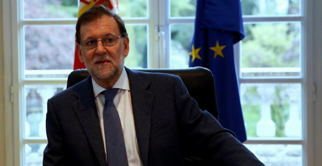 El presidente del Gobierno en funciones, Mariano Rajoy, en una reunión en el Palacio de la Moncloa. REUTERS/Juan Medina