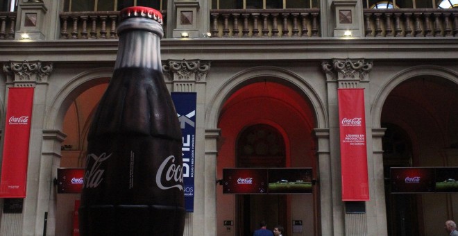 Coca-Cola European Partners ha iniciado este jueves su cotización en la bolsa de valores española en un acto en la Bolsa de Madrid. LORENA CALLE ESCRIBANO