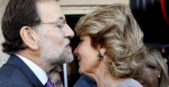 El líder del PP, Mariano Rajoy, y la concejala del Ayuntamiento de Madrid, Esperanza Aguirre, en una foto de archivo. / EFE