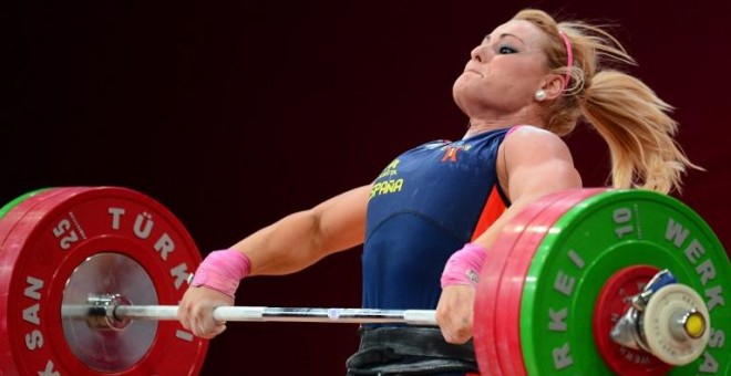 Lidia Valentin durante el Campeonato del Mundo de Halterofilia de 2013, donde logró el bronce. /AFP