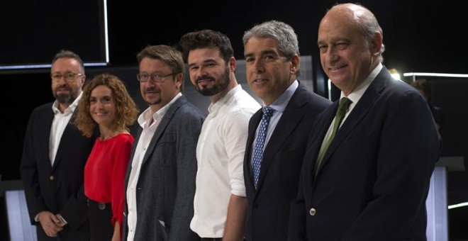 Los cabezas de lista de las diferentes formaciones catalanas, Juan Carlos Girauta (C's), Meritxell Batet (PSC), Xavier Domènech (En Común Podem), Gabriel Rufián (ERC), Francesc Homs (CDC), y Jorge Fernández Díaz (PPC). EFE/Quique García