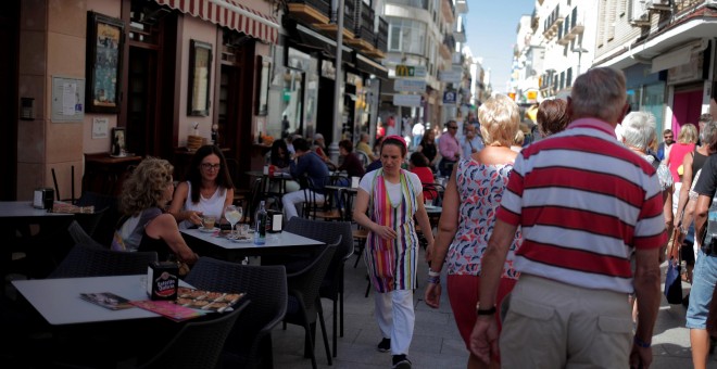 Una terraza de un bar de una ciudad española.- REUTERS
