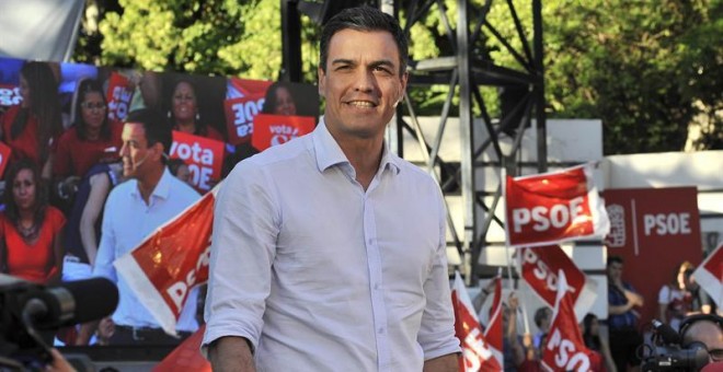 El secretario general del PSOE, Pedro Sánchez, durante el mitin que protagonizó ayer en Albacete. /EFE