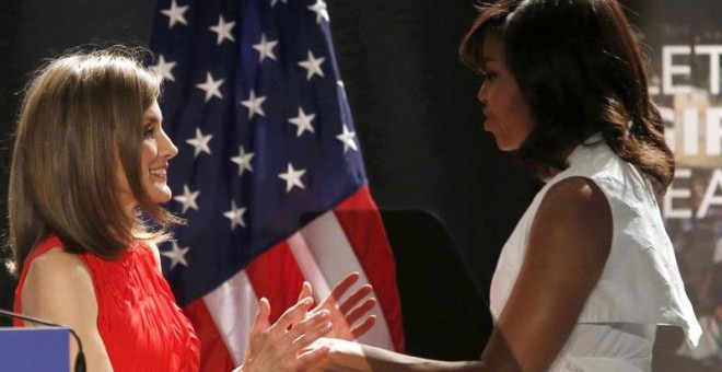 Michelle Obama y la reina Letizia en el acto de este miércoles en el Matadero de Madrid. EFE
