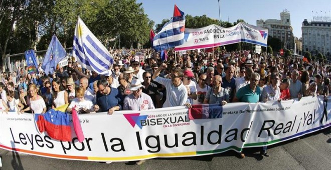 Cabecera de la manifetación del Orgullo LGTB encabezada,entre otros, por el secretario general de CC.OO., Ignacio Fernández Toxo; el secretario Político de Podemos, Íñigo Errejón, y el presidente de la FELGTB , Jesús Generelo, al inicio de la marcha, la m