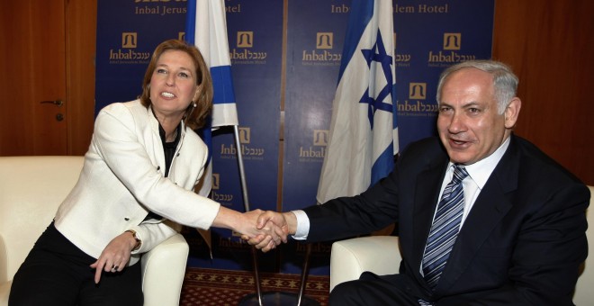 La exministra de Israel, Tzipi Livni, junto al presidente del país, Benjamin Netanyahu, en una imagen de archivo.- REUTERS