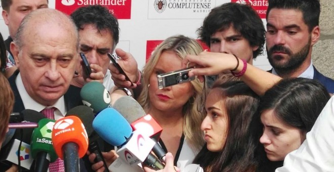 El ministro de Interior en funciones Jorge Fernández Díaz en los Cursos de Verano de la Complutense