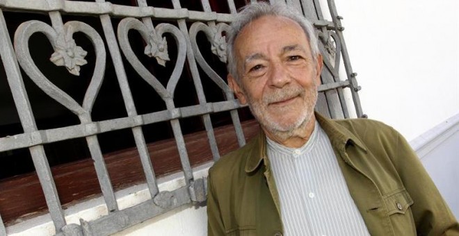 El director de teatro José Luis Gómez, posa momentos antes de la rueda de prensa que ha ofrecido para presentar 'La Celestina'.  EFE/Mariano Cieza Moreno