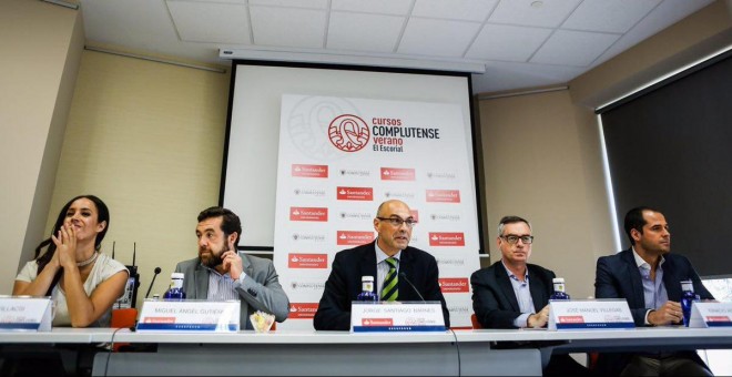 Varios miembros de Ciudadanos, Begoña Villacís, Miguel Gutiérrez, José Manuel Villegas e Ignacio Aguado, en una mesa redonda celebrada en los Cursos de Verano de la Universidad Complutense sobre regeneración política en España. Twitter/@Ciudadanos