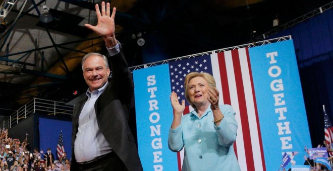 Hillary Clinton y Time Kaine, en el acto de presentación en Miami. REUTERS