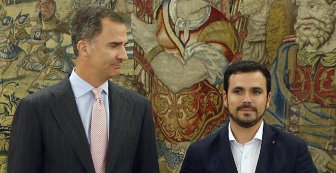 El rey Felipe recibe al coordinador federal de IU, Alberto Garzón, en el marco de su ronda de consultas con las formaciones políticas parlamentarias, esta tarde en el Palacio de la Zarzuela. EFE/J.J. Guillen ***POOL***