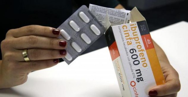 Paracetamol, ibuprofeno y más de 14.000 medicamentos bajarán de precio. EFE