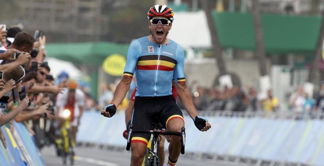 El belga Greg Van Avermaet celebra su victoria en la prueba de ciclismo en ruta. /REUTERS