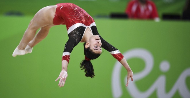 Ana Pérez durante su concurso en gimnasia artística. /REUTERS