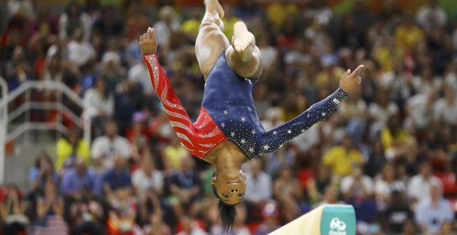 Simone Biles, gimnasta americana, en el ejercicio de potro que le dio la victoria en los JJOO de Río de Janeiro/REUTERS