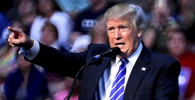 El candidato republicano a la Presidencia de EEUU, Donald Trump, durante un evento de campaña en Sunrise, al oeste de Fort Lauderdale (Florida, EEUU)./ EFE