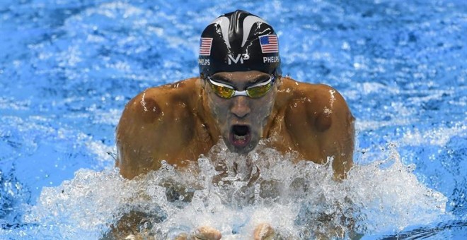 El nadador estadounidense Michael Phelps durante un instante de la prueba de los 200 estilos.- EFE