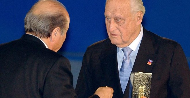 João Havelange y Joseph Blatter, en una imagen de 2002. KIM JAE-HWAN / AFP