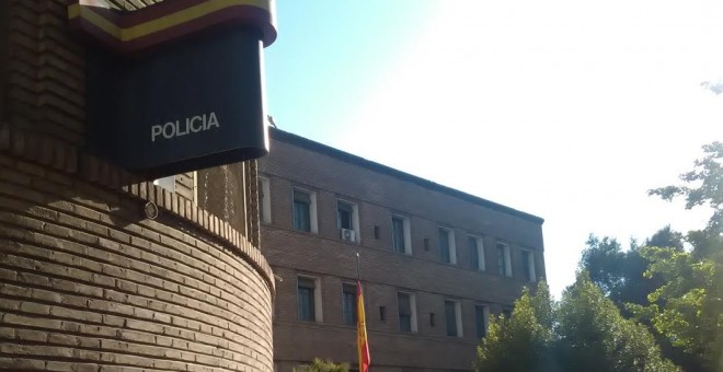El complejo policial, inaugurado en 1945, ocupa una parcela de 8.728 metros cuadrados en una céntrica calle de Zaragoza.