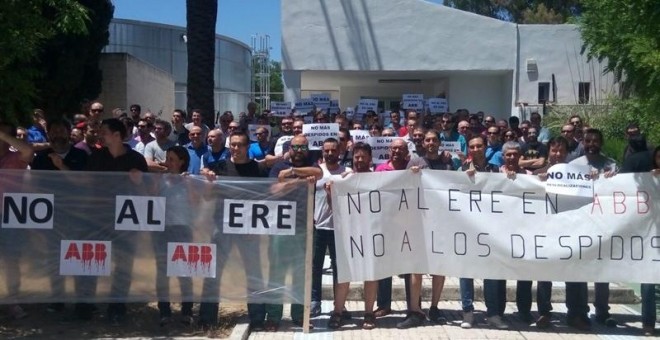 Concentración de trabajadores de ABB en Córdoba contra el ERE.- EUROPA PRESS/CCOO