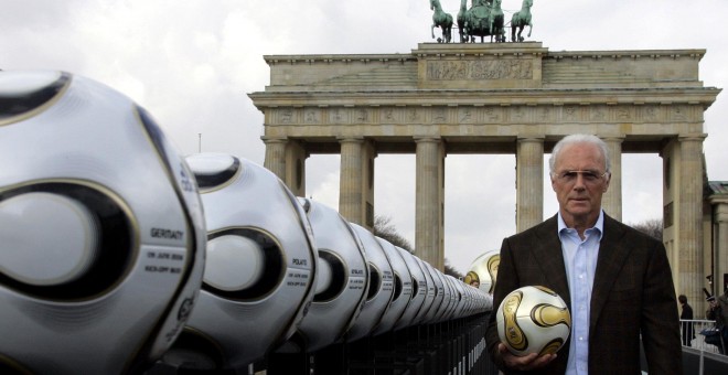 Fotografía de archivo de 2006 de Franz Beckenbauer. /REUTERS