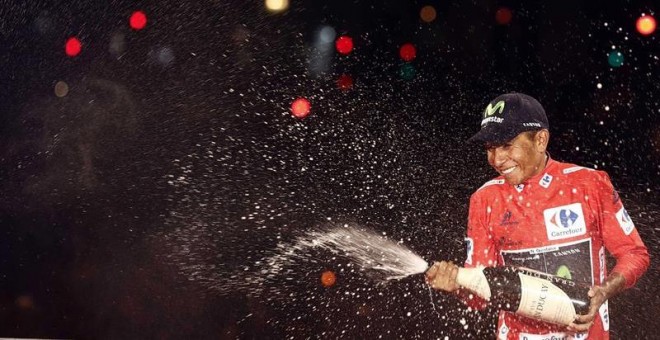 Nairo Quintana celebra en Madrid su victoria en la Vuelta. EFE/Javier Lizón