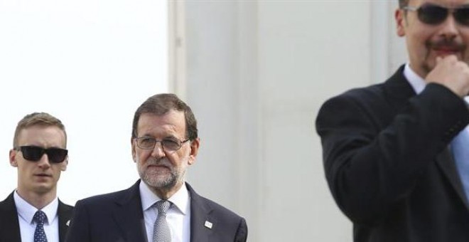 El presidente del gobierno, Mariano Rajoy, tras la foto de familia de la cumbre informal de jefes de Estado y de Gobierno de la Unión Europea (UE) que tiene lugar en Bratislava.-EFE