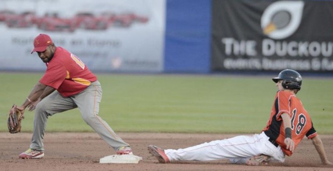 Un momento de la final del Europeo de béisbol entre España y Holanda.