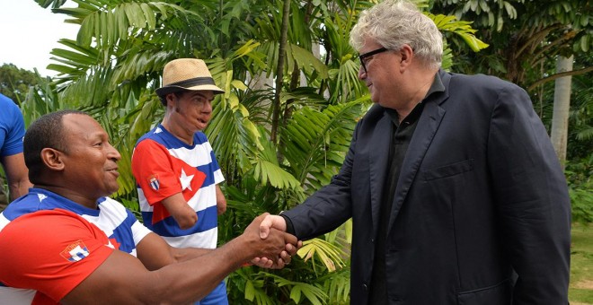Hans Nader, Presidente de Ottobock, recibiendo a los deportistas paralimpicos cubanos