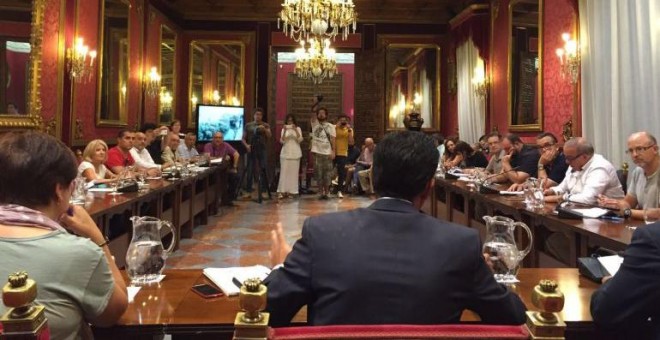Reunión de la Mesa por el Ferrocarril. Ayuntamiento de Granada