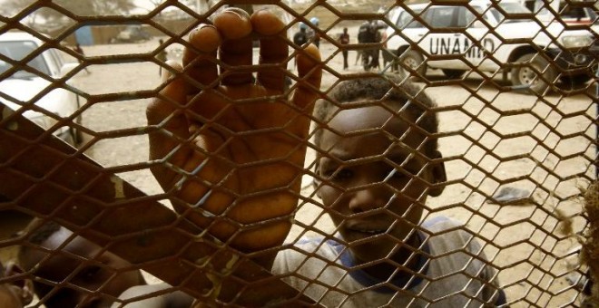 Un niño sudanés en un campamento para personas desplazados en el norte de Darfur. - AFP