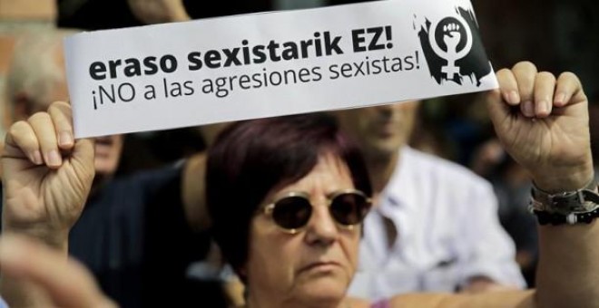 Imagen de archivo de una concentración de repulsa por las agresiones sexistas. EFE