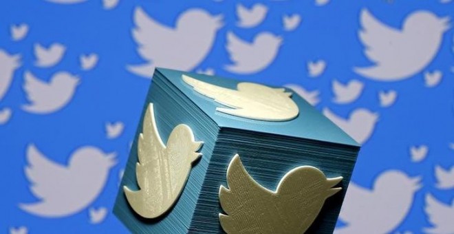 Una impresión en 3D del logo de Twitter. REUTERS/Dado Ruvic