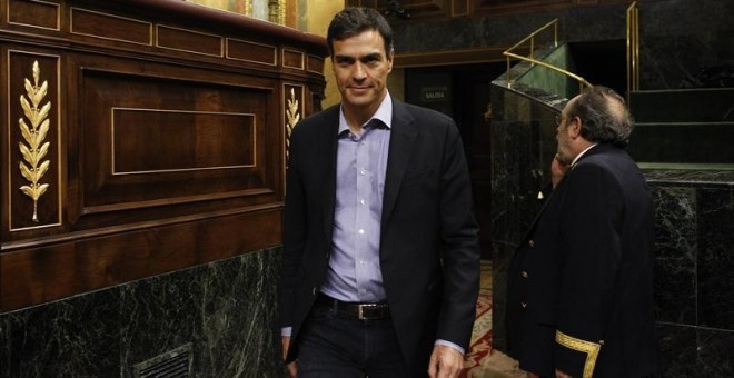 Pedro Sánchez entra en el Congreso en el segundo día del debate de investidura./ EP