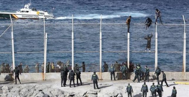 Imagen de la frontera norte de Benzú, que separa Ceuta de Marruecos por el norte/ EFE