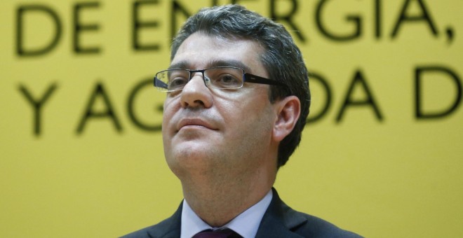 El nuevo ministro de Energía, Turismo y Agenda Digital, Álvaro Nadal, durante el acto de su toma de posesión, en la sede del Ministerio en Madrid. EFE/Kiko Huesca