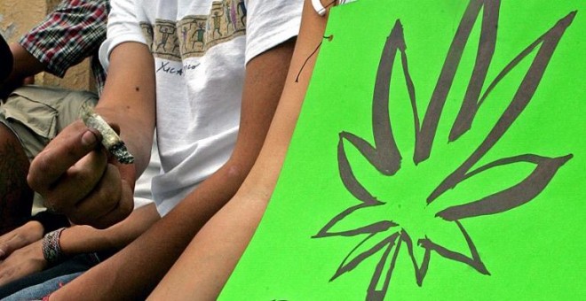 Unos 82 millones de estadounidenses viven en territorios que podrían varias las leyes sobre la marihuana. - AFP