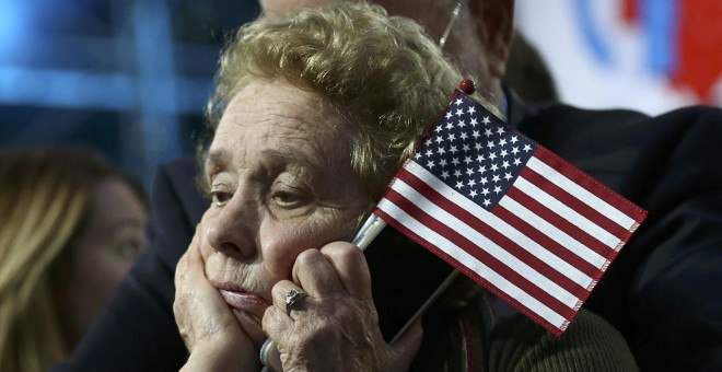 Una seguidora de Clinton lamenta los resultados electorales./ REUTERS