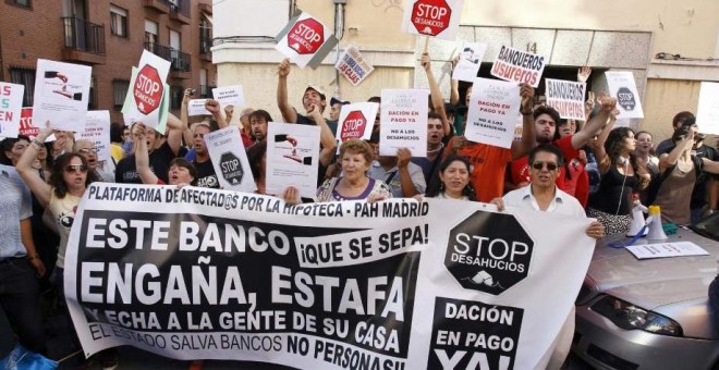 Foto de archivo de una protesta callejera contra un desahucio. / EFE