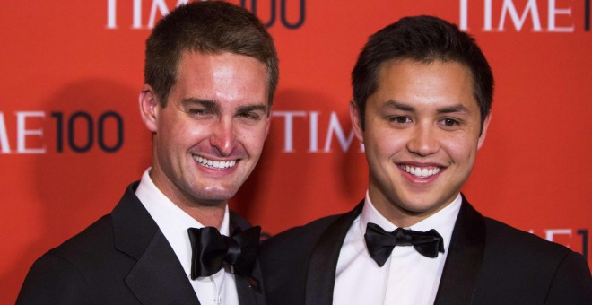 Los fundadores de Snapchat Evan Spiegel (i) y Bobby Murphy (d), en un acto de la revista 'Time' en 2014. REUTERS/Lucas Jackson