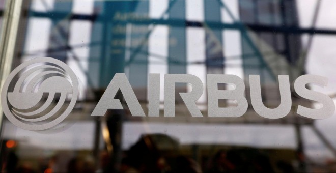 El logo de Airbus en sus instalaciones en Colomiers, cerca de la localidad francesa de Toulouse. REUTERS/Regis Duvignau