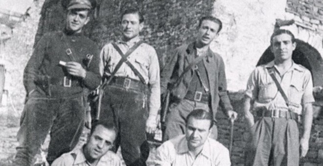 Imagen de un grupo de oficiales de la 43 División, en la que se integró el ‘batallón de la pluma’ tras la militarización de las milicias.