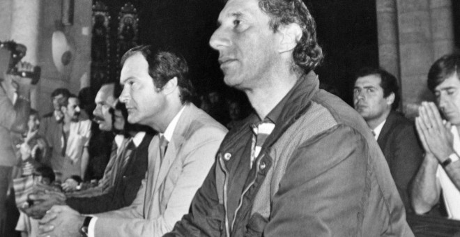 Bilardo, seleccionador de Argentina en el Mundial de 1986, rezando meses antes del torneo. /CORDON PRESS