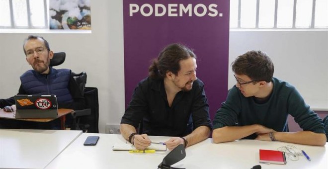 Pablo Echenique, Pablo Iglesias e Íñigo Errejón, durante el Consejo Ciudadano de Podemos. / PACO CAMPOS (EFE)