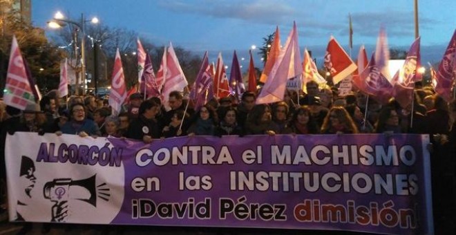La cabecera de la manifestación contra el alcalde de Alcorcón, David Pérez. EUROPA PRESS