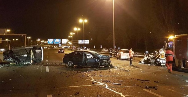 Un kamikaze provoca cuatro personas heridas en una triple colisión en la M30 de Madrid.