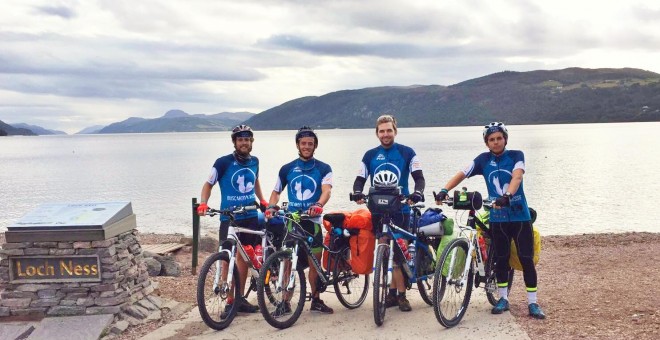 ‘Buscando a Nessie’: pedaleando por la lucha contra la leucemia. Carlos Luengo