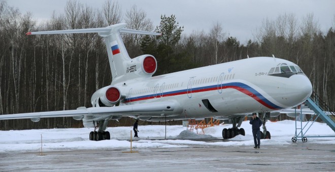 Un avión Tu-154 como el que se ha estrellado en el mar negro. - REUTERS