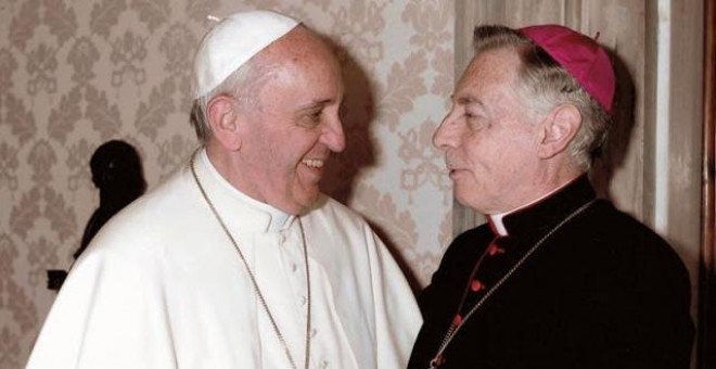 El Papa Francisco y el arzobispo Héctor Aguer en el Vaticano. / Arzolap